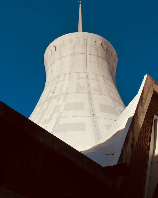 azzedine-rouichi-AdXHPdmLNoA-unsplash